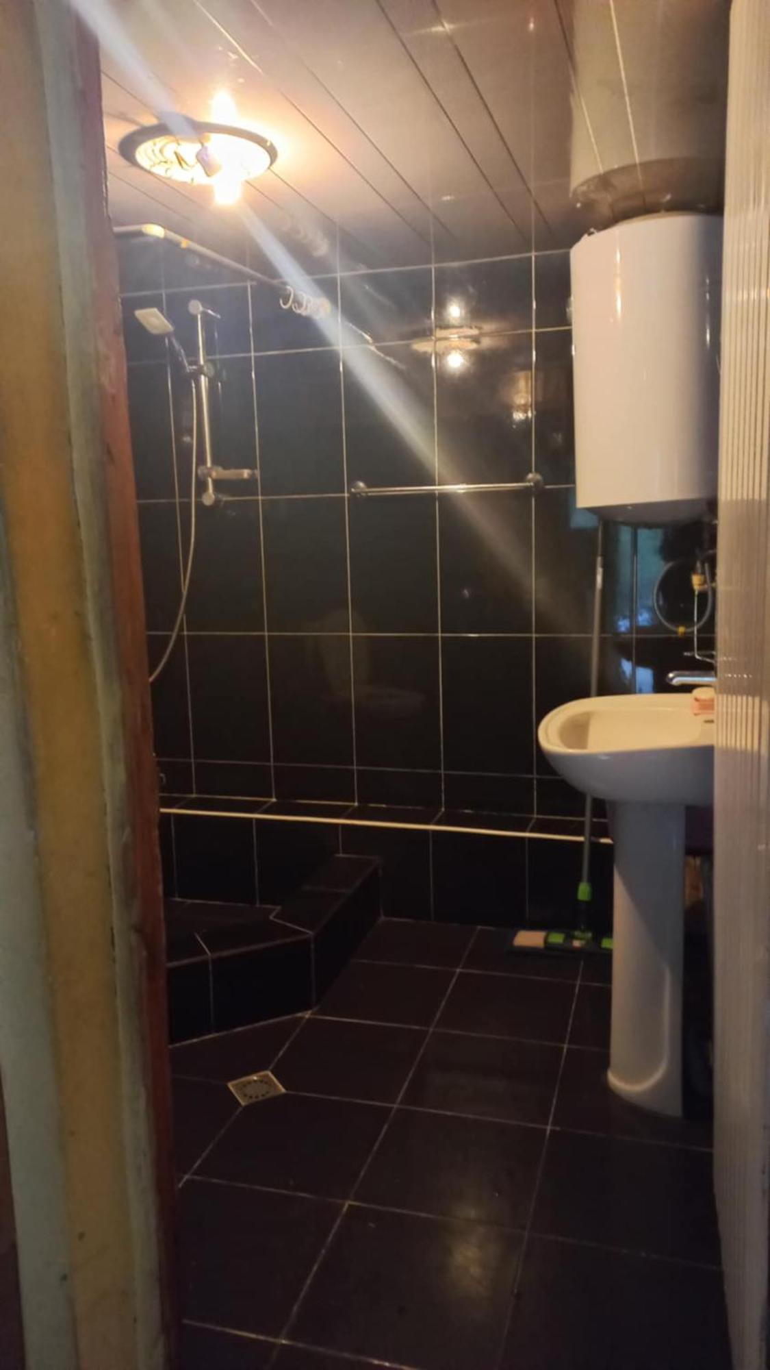 Lalkhori Bezengi Guest House מראה חיצוני תמונה
